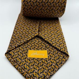 Brioni Men's Gold and Black Patterned Tie